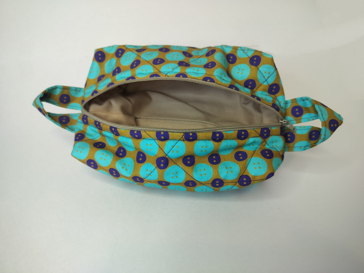Buttons Quilted Box Bag